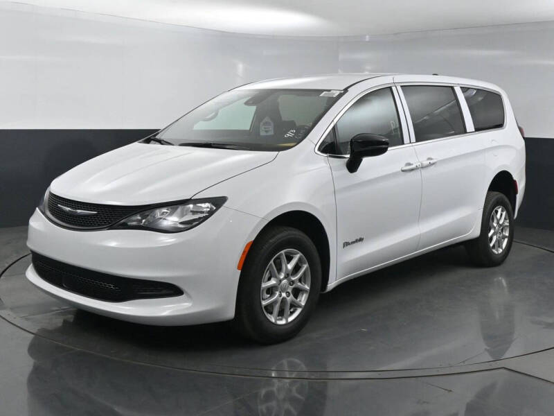 2025 Chrysler Voyager LX