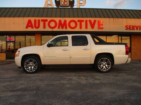2009 Chevrolet Avalanche for sale at A & P Automotive in Montgomery AL