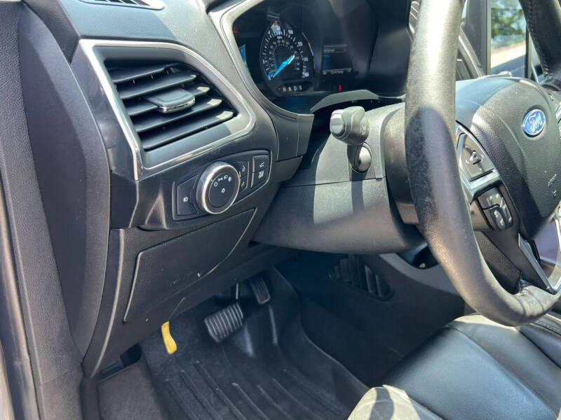 2022 Ford Edge Titanium