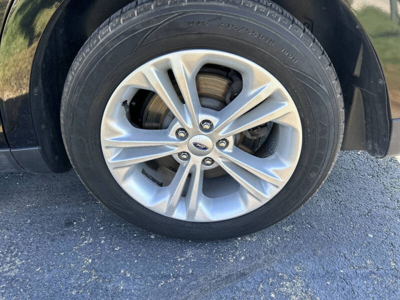 2019 Ford Taurus SEL