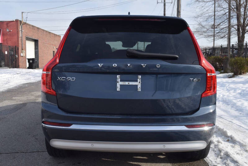 2022 Volvo XC90 T6 Inscription 6-Passenger