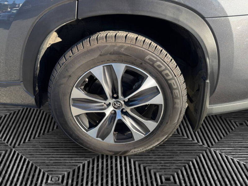 2023 Toyota Highlander Hybrid XLE