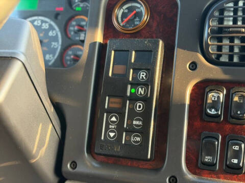 2018 Freightliner M2 106