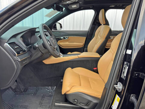 2024 Volvo XC90 Recharge T8 Ultimate Bright Theme 7P