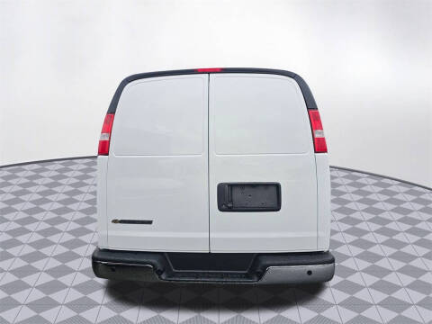 2025 Chevrolet Express 2500