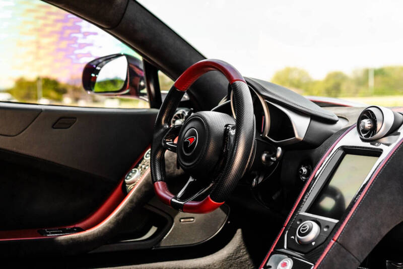 2012 McLaren MP4-12C