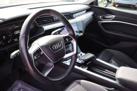 2024 Audi Q8 e-tron quattro Premium