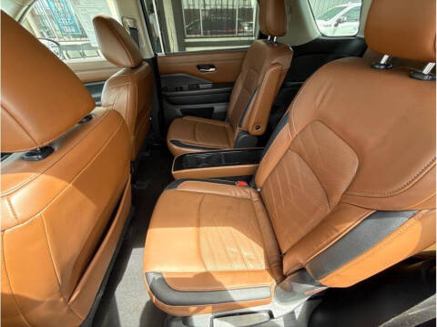 2022 Nissan Pathfinder Platinum