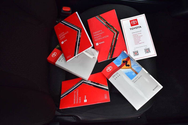 2022 Toyota Prius LE