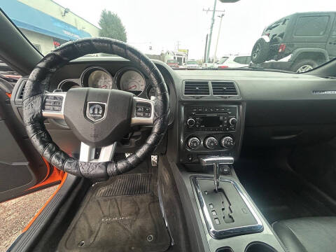 2012 Dodge Challenger SXT Plus