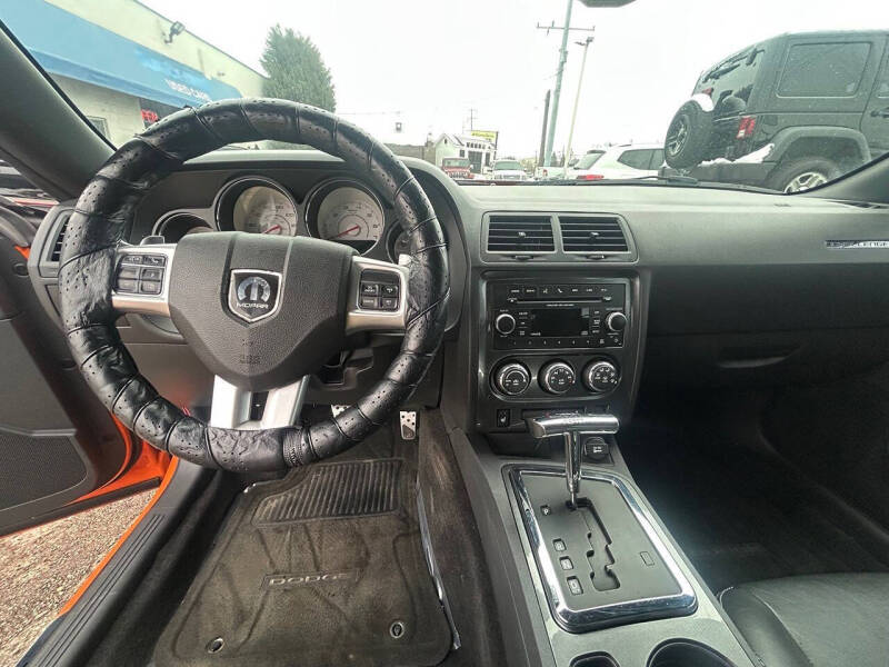 2012 Dodge Challenger SXT Plus