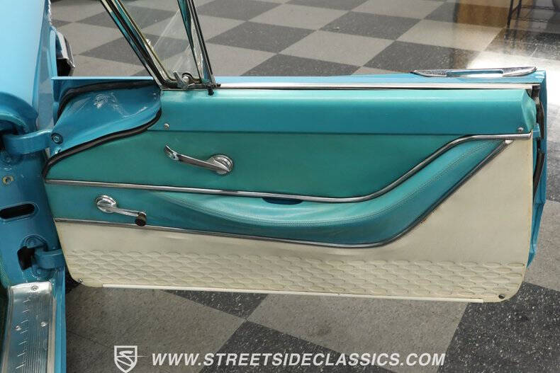 1958 Ford Thunderbird