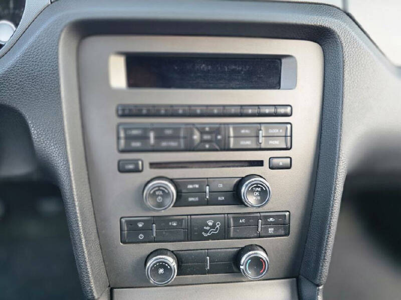 2012 Ford Mustang V6