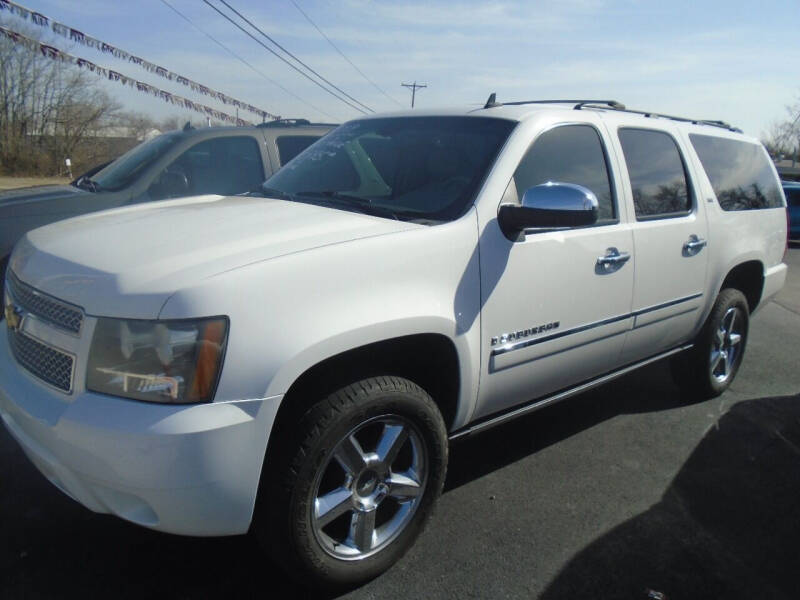 2009 Chevrolet Suburban for sale at River City Auto Sales in Cottage Hills IL