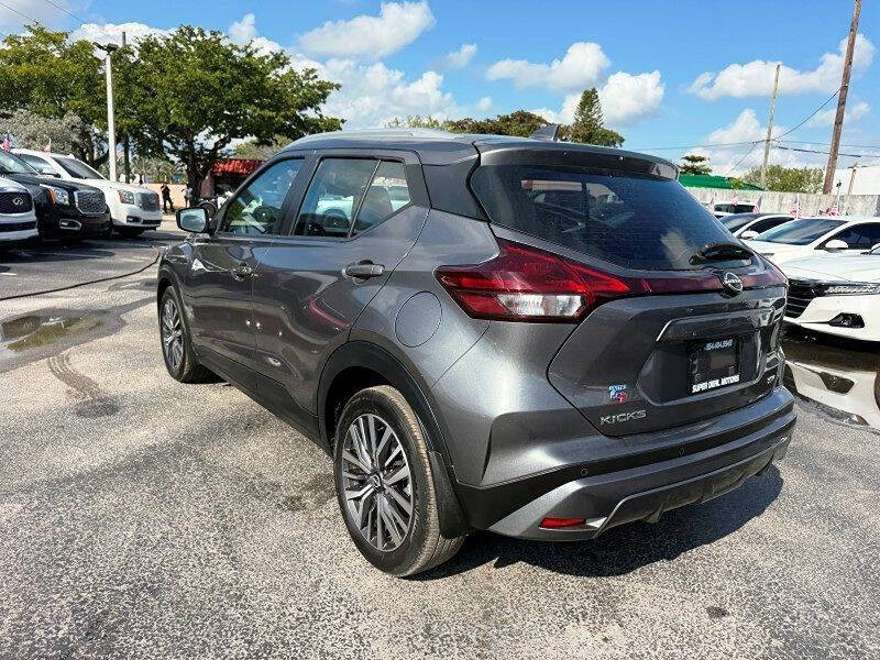 2022 Nissan Kicks SV