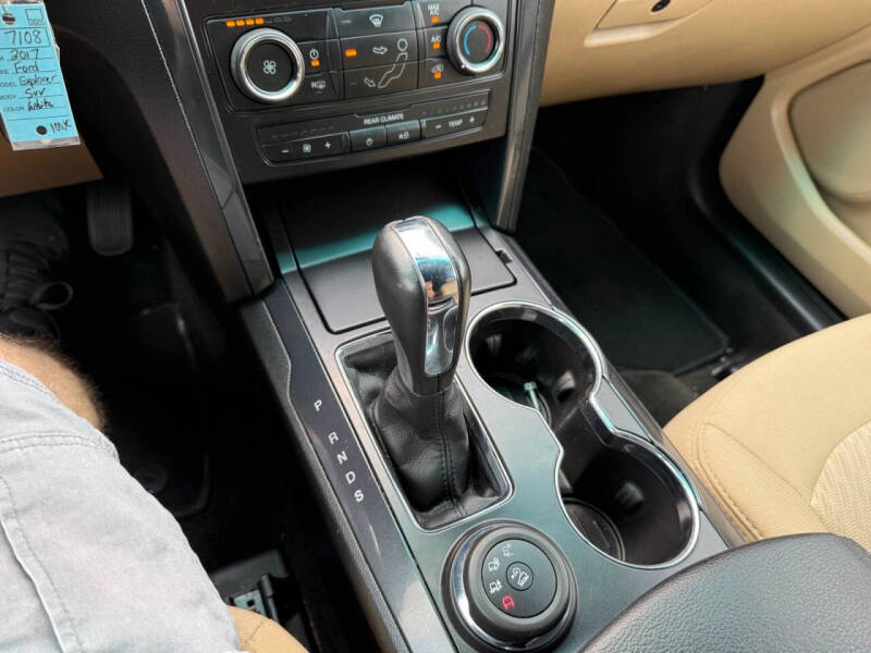 2017 Ford Explorer