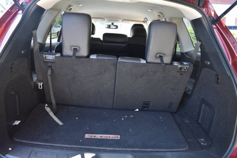 2020 Nissan Pathfinder SV