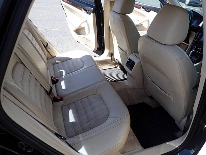 2013 Volkswagen Passat SEL Premium