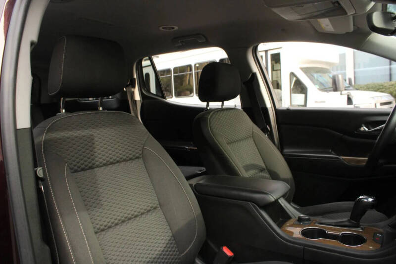 2017 GMC Acadia SLE-2