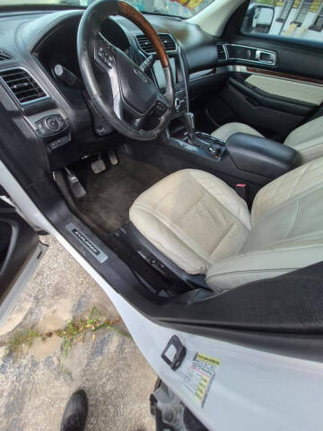 2017 Ford Explorer Platinum