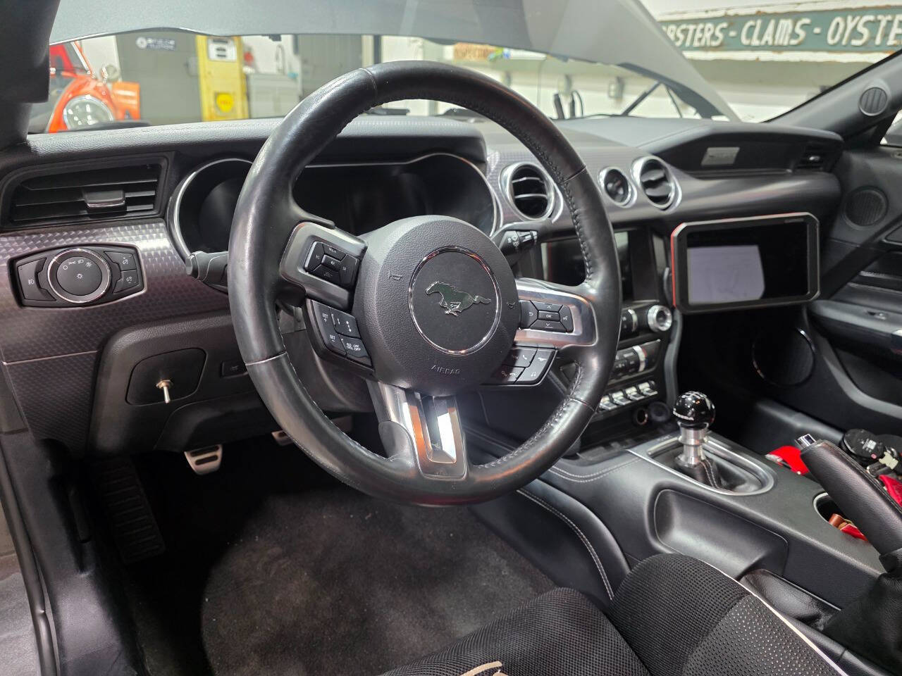 2019 Ford Mustang 16