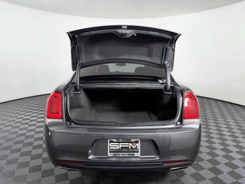 2017 Chrysler 300