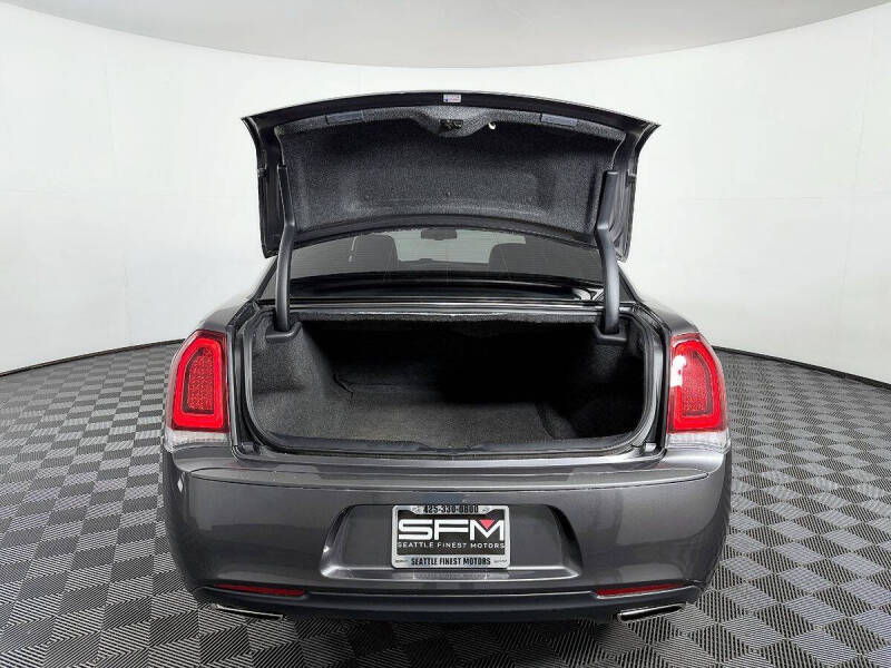 2017 Chrysler 300