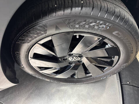 2024 Volkswagen Atlas Cross Sport SE 4Motion