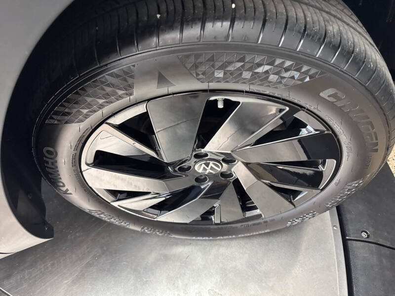 2024 Volkswagen Atlas Cross Sport SE 4Motion