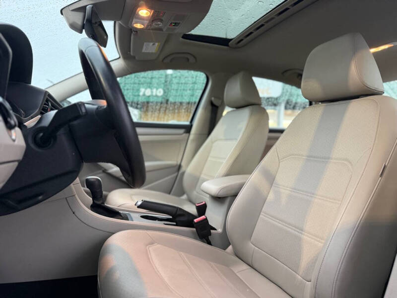 2022 Volkswagen Passat SE