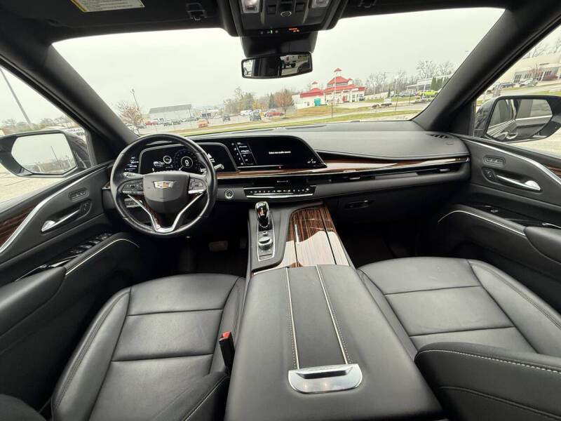 2022 Cadillac Escalade Luxury