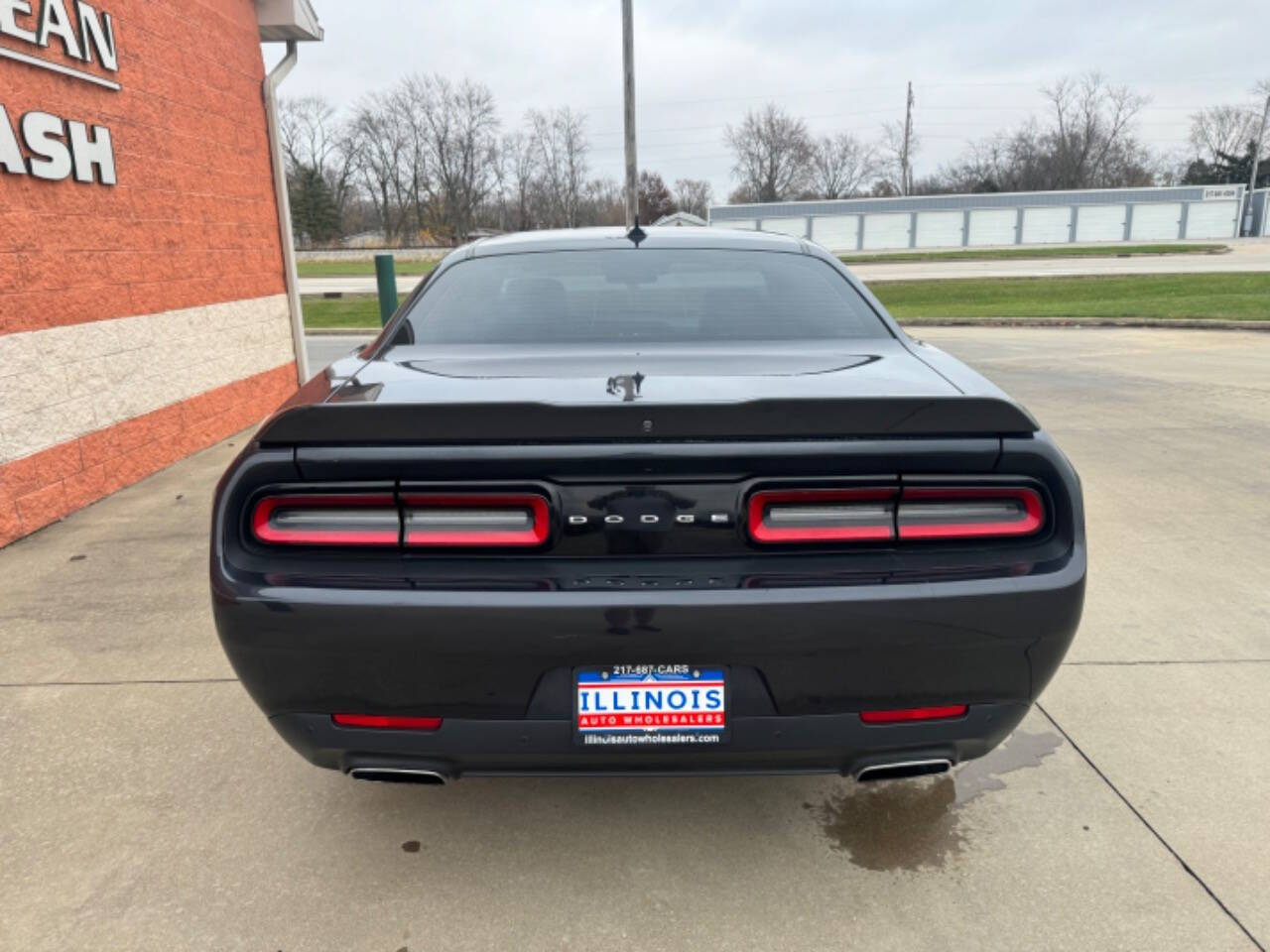 2017 Dodge Challenger for sale at Illinois Auto Wholesalers in Tolono, IL