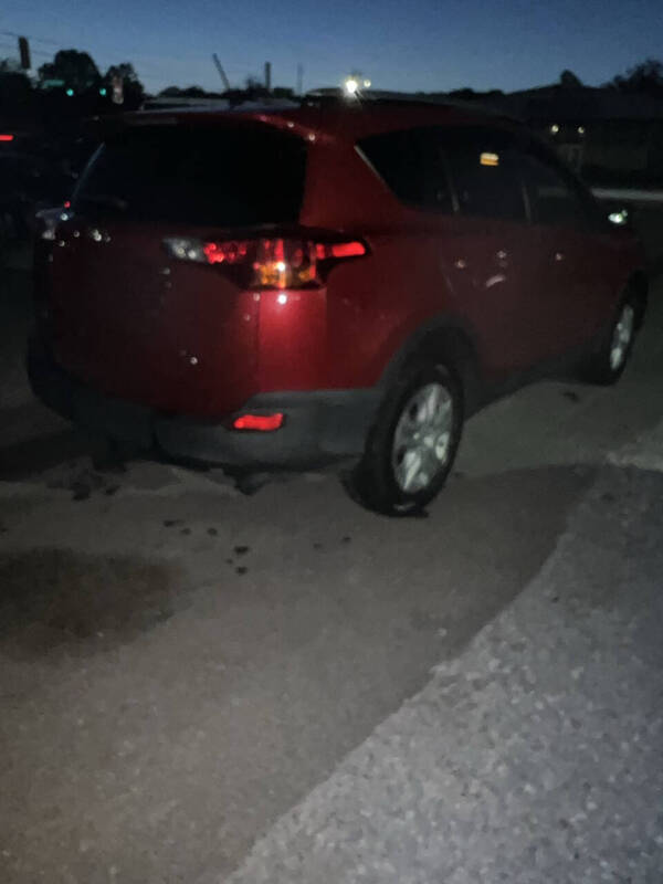 2015 Toyota RAV4 LE's photo