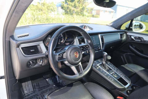 2017 Porsche Macan