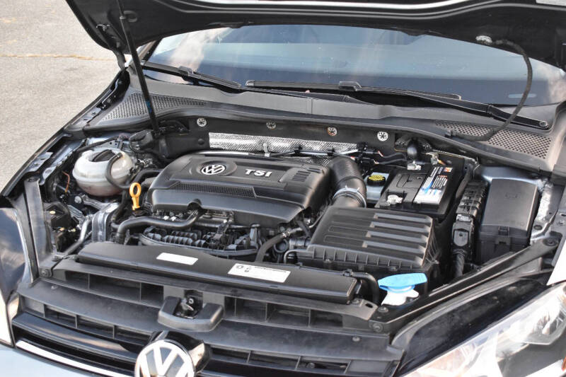 2017 Volkswagen Golf TSI SE