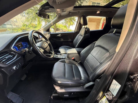 2020 Ford Escape Titanium