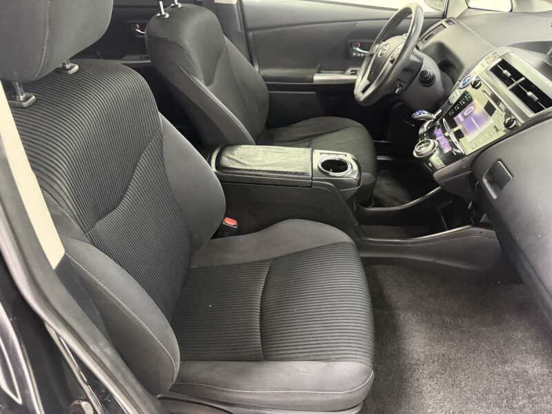 2015 Toyota Prius v Two