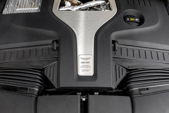 2025 Aston Martin DBX 707