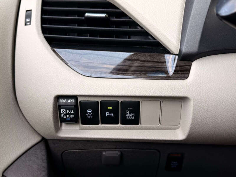 2017 Toyota Sienna XLE Premium 8-Passenger