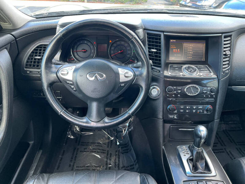 2010 Infiniti FX35