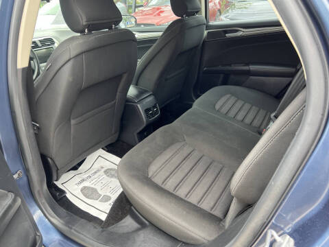 2018 Ford Fusion SE