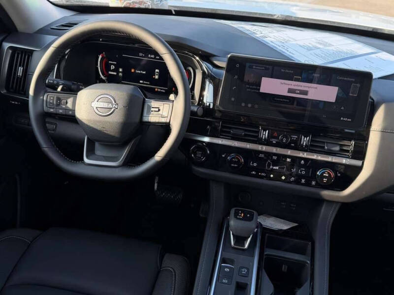 2026 Nissan Pathfinder SL