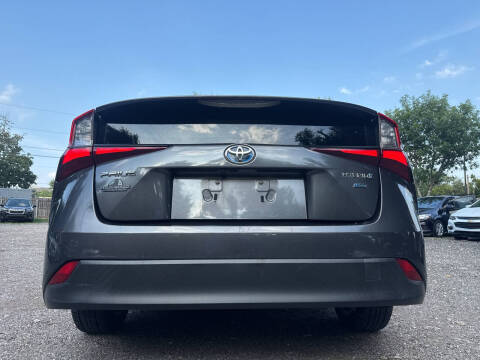 2020 Toyota Prius LE