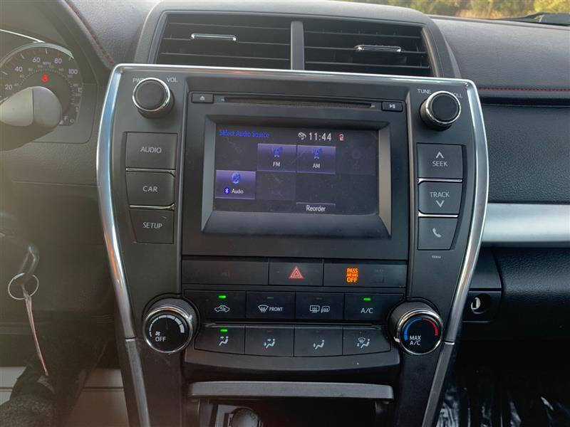 2017 Toyota Camry SE