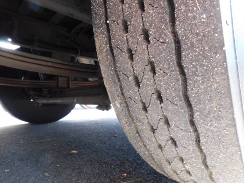 2011 Thomas Built Buses Saf-T-Liner HDX