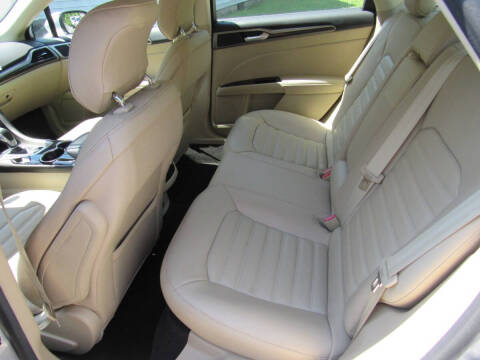 2014 Ford Fusion SE