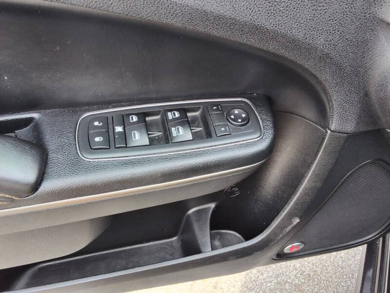 2017 Chrysler 300 S