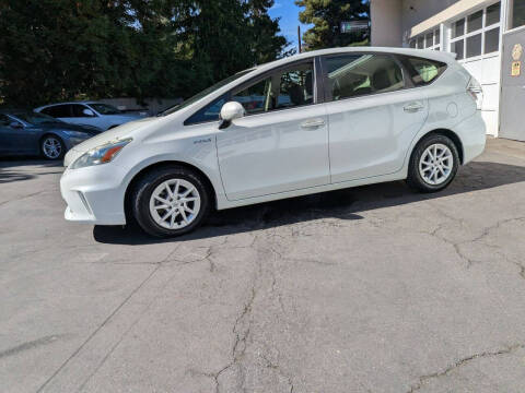 2012 Toyota Prius v Two