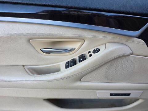 2015 BMW 5 Series 528i