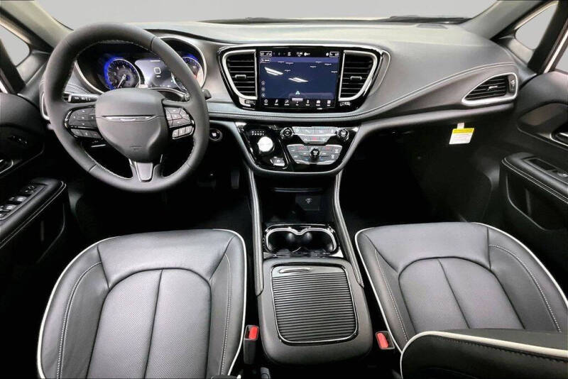 2027 Chrysler Pacifica Limited